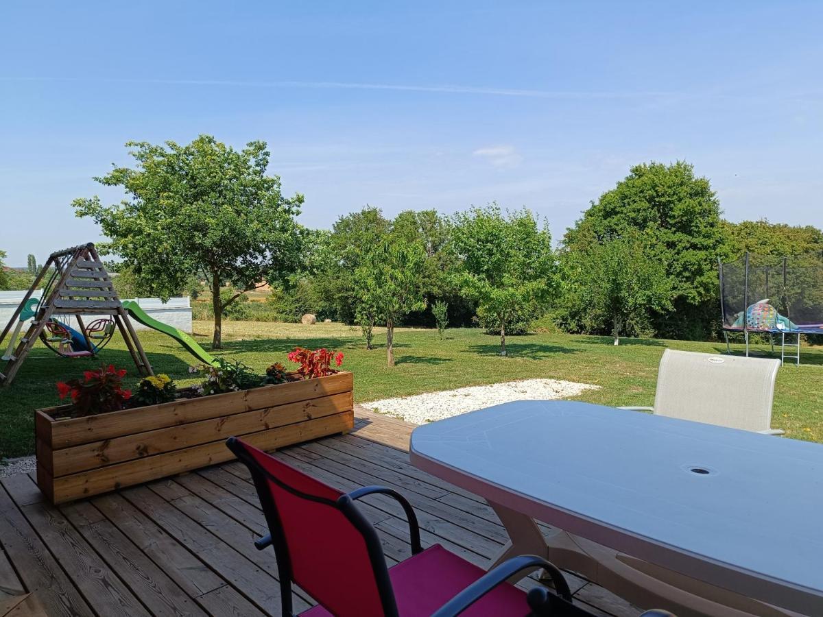 Studio Avec Terrasse Au Calme Jayat Buitenkant foto